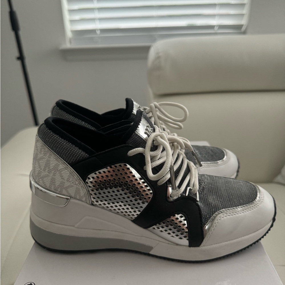 Stylish Women's Silver and Black Sneakers